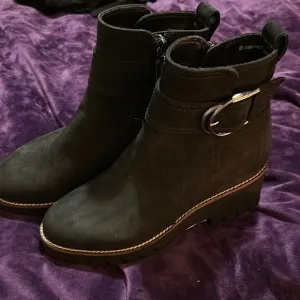 Blondo Women's Black Ankle Boots NWT Sz 6