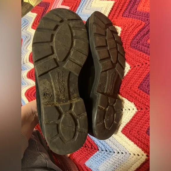 Blundstone boots size 6