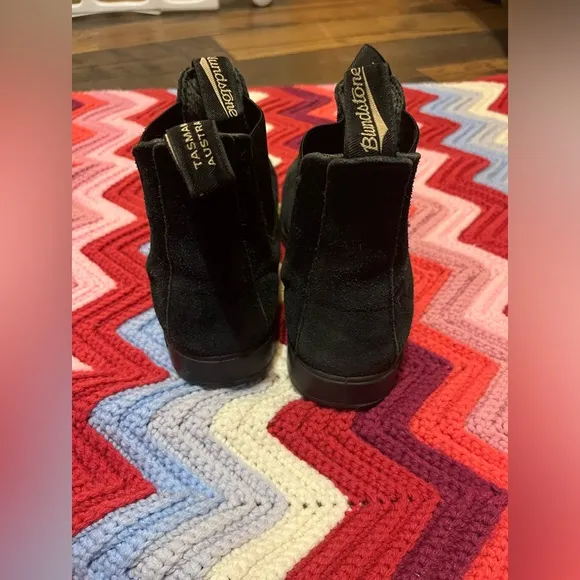 Blundstone boots size 6