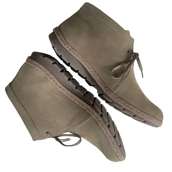 B.O.C. Womens Nadia Taupe Chukka Boots Size 10 Medium