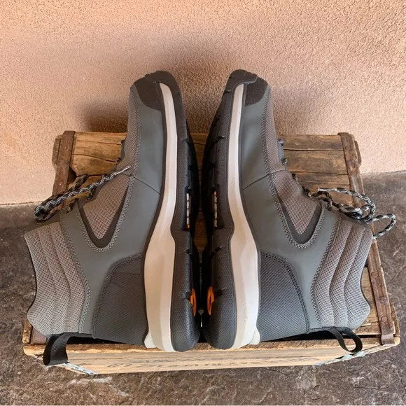 Bogs Men’s Shale Mid Safety Toe Shoes