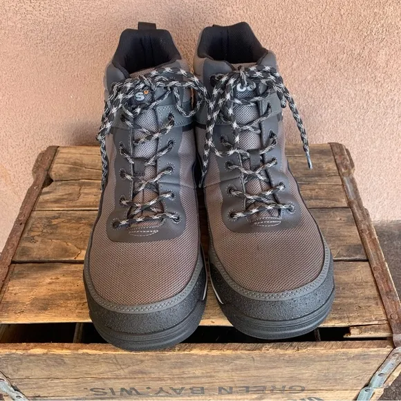 Bogs Men’s Shale Mid Safety Toe Shoes