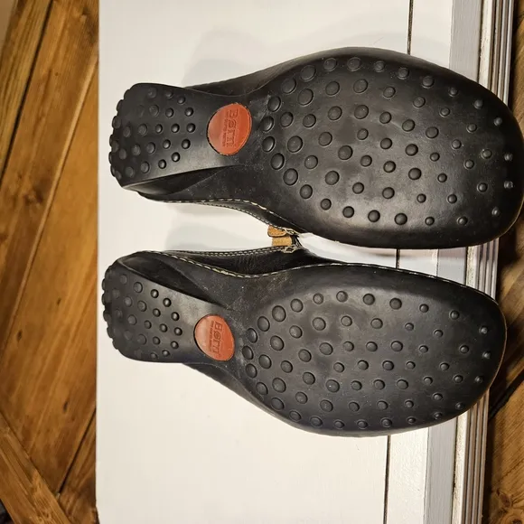 Born Black Leather Slip On Mules SIZE 6