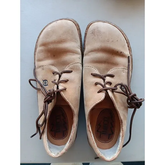 BORN Hand Crafted Shoes  Leather Lace Up Tree Carved on Bottom Sole Sz 8 Unique