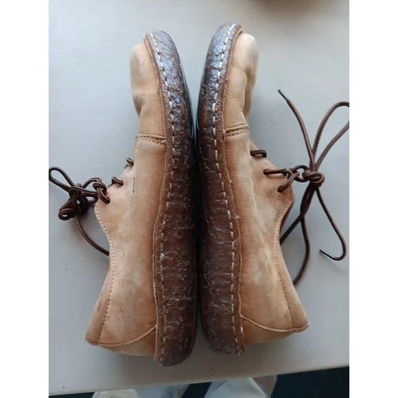BORN Hand Crafted Shoes  Leather Lace Up Tree Carved on Bottom Sole Sz 8 Unique