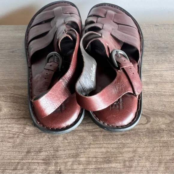 BORN Leather Fisherman Open Toe Men's Sandal Size 11 #857A