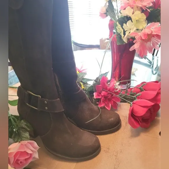 Born Loreza Brown Rustic Leather Boots