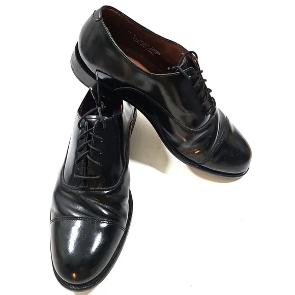 Bostonian Classics~ Men's Size 9.5W~ Black Leather Oxford Shoes.
