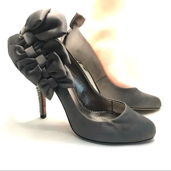BOURNE ENGLAND GRAY SATIN BOW DETAIL SHOES WITH RHINESTONE HEELS (37)