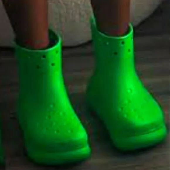 BRAND NEW ICONIC CROCS CRUSH COMFORT RAIN BOOT
