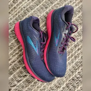 Brooks Ghost 12 Running Shoes Size 10,5