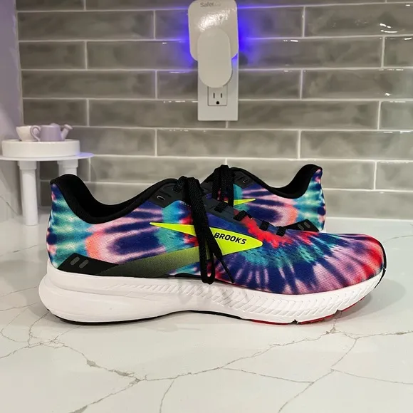 Brooks Launch 8 Running Shoes. Men’s Size 10.5 Color Multicolor.