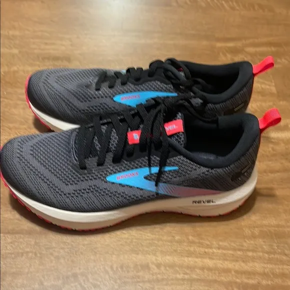 Brooks Revel 6