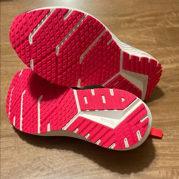 Brooks Revel 6