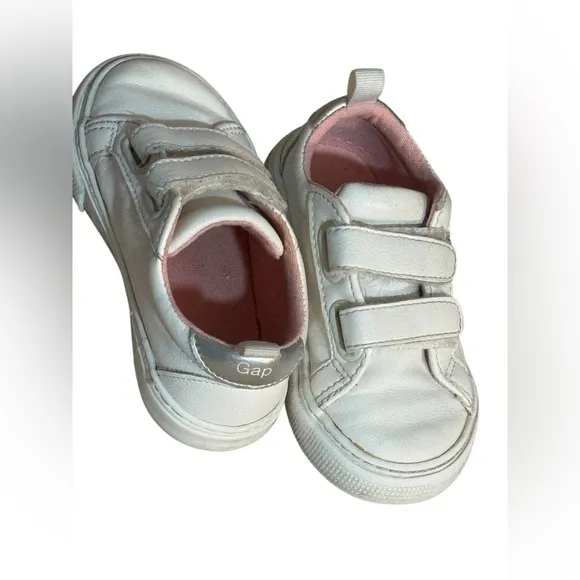 Bundle of 8 pairs of shoes for toddlers kids. Mixed styles, designers and sizes