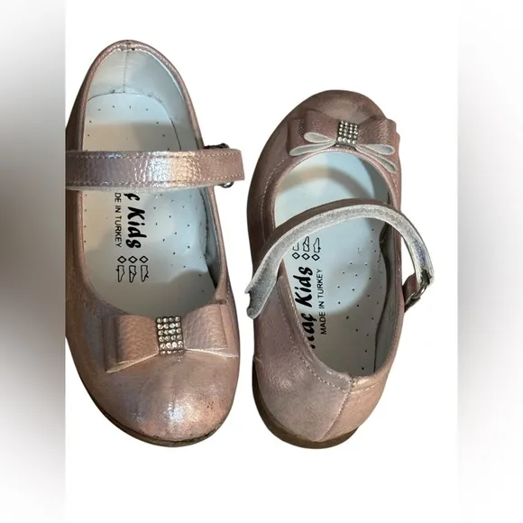 Bundle of 8 pairs of shoes for toddlers kids. Mixed styles, designers and sizes