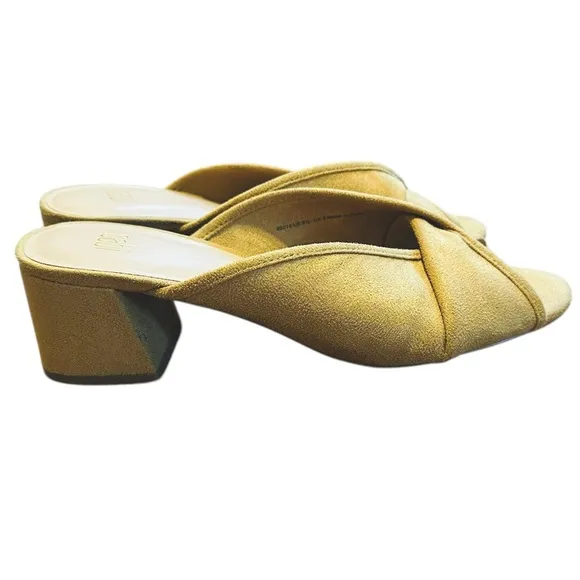 CABI style #6018 Marigold Mule suede open toe block heel slip on size 9.5
