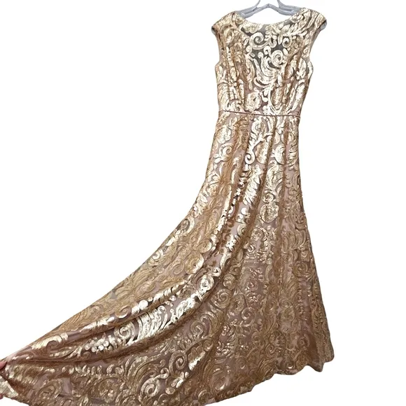 Calvin Klein Gold Sequin w/Nude Boat Neck A-line Sleeveless Evening Prom Gown
