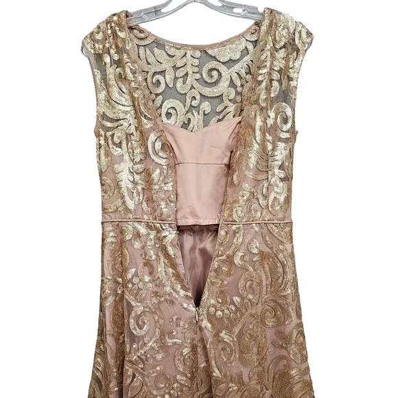 Calvin Klein Gold Sequin w/Nude Boat Neck A-line Sleeveless Evening Prom Gown