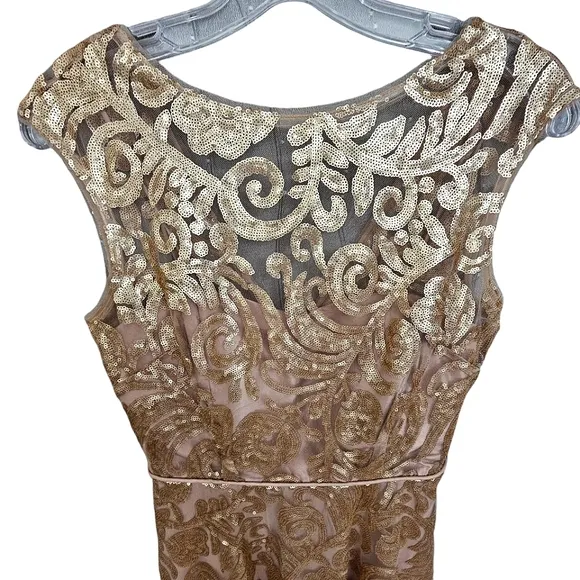 Calvin Klein Gold Sequin w/Nude Boat Neck A-line Sleeveless Evening Prom Gown