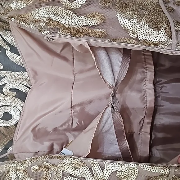 Calvin Klein Gold Sequin w/Nude Boat Neck A-line Sleeveless Evening Prom Gown