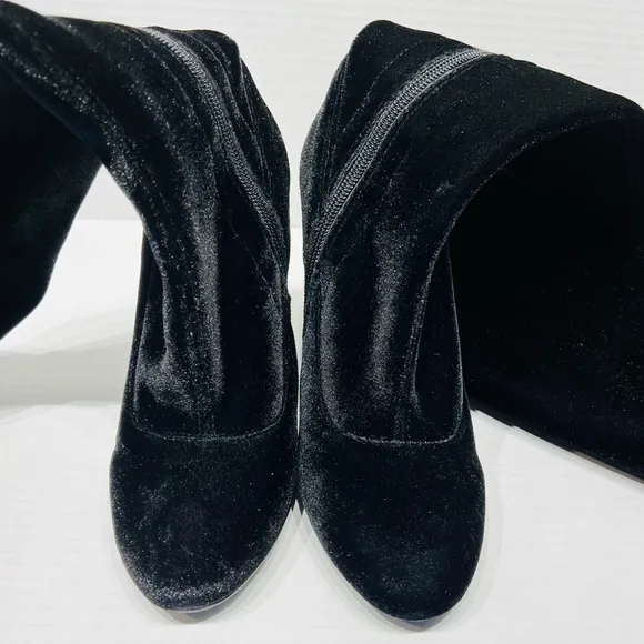 CARVELA WOLF BLACK by Kurt Geiger Zip Closure  Velvet Upper Size 37