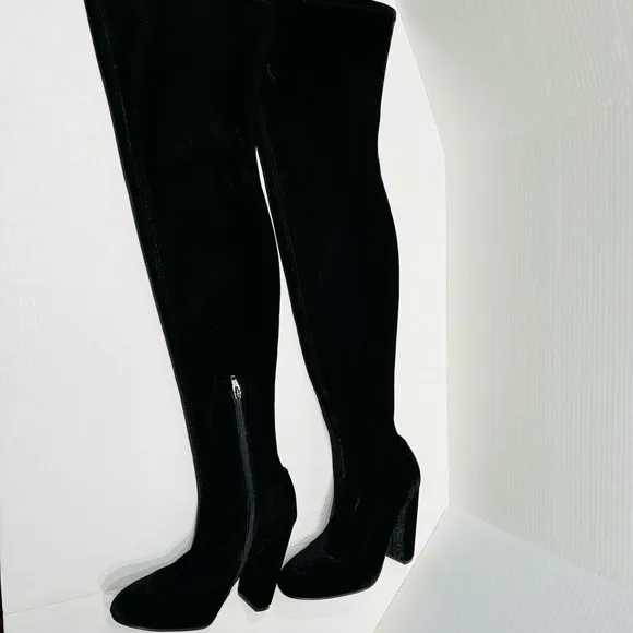CARVELA WOLF BLACK by Kurt Geiger Zip Closure  Velvet Upper Size 37