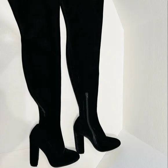 CARVELA WOLF BLACK by Kurt Geiger Zip Closure  Velvet Upper Size 37