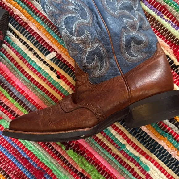 Cavender's Men's Tobacco/Blue Feather Weight Wide Square Toe Cowboy Boots 8.5 EE