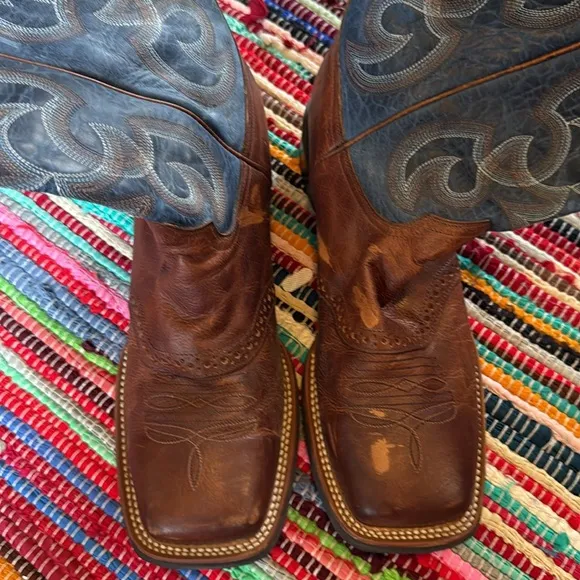 Cavender's Men's Tobacco/Blue Feather Weight Wide Square Toe Cowboy Boots 8.5 EE