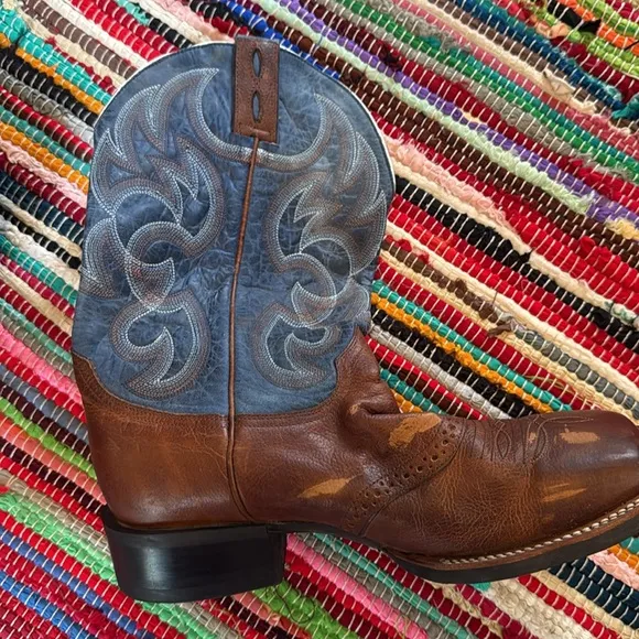 Cavender's Men's Tobacco/Blue Feather Weight Wide Square Toe Cowboy Boots 8.5 EE