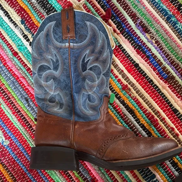Cavender's Men's Tobacco/Blue Feather Weight Wide Square Toe Cowboy Boots 8.5 EE