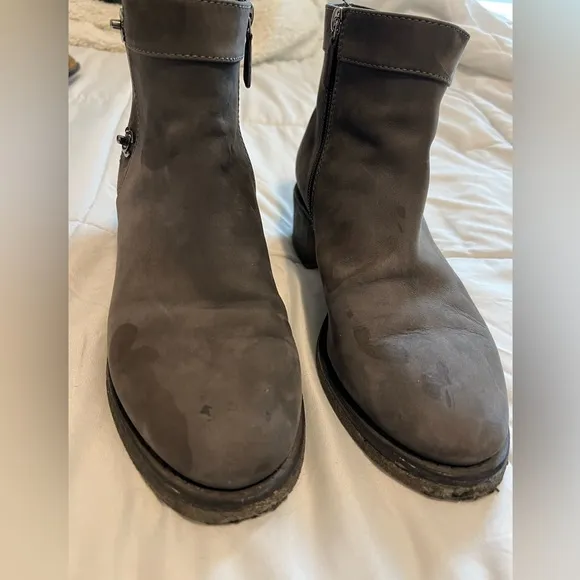 Chanel Logo Women's Gray Suede Round Toe Side Zip CC Turnlock Ankle Boot