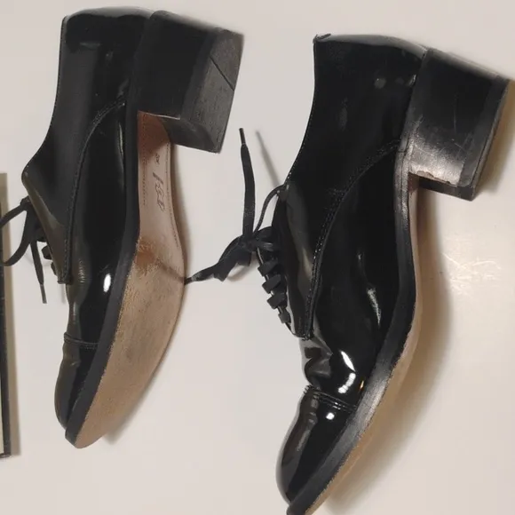 Charles David Designed By Nathalie M Patent Leather Shoes Size 7.5 With Box