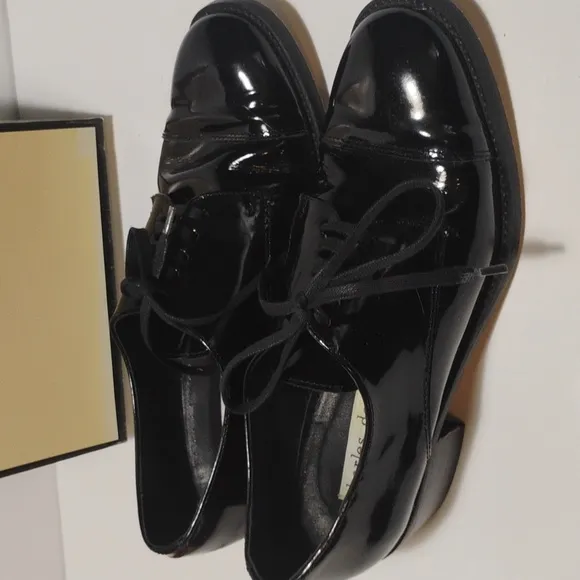 Charles David Designed By Nathalie M Patent Leather Shoes Size 7.5 With Box