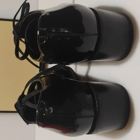 Charles David Designed By Nathalie M Patent Leather Shoes Size 7.5 With Box