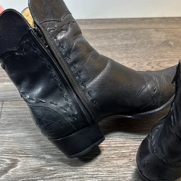 Charlie 1 Horse Black Leather western Boots woman’s size 6B  (b69)