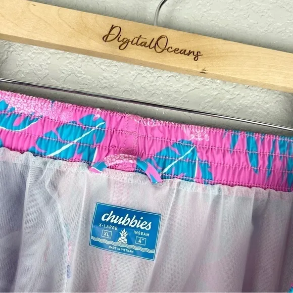 Chubbies The Hydrofoils Pink/Blue Jungle Lined Classic Swim Trunk 4&quot; Inseam XL