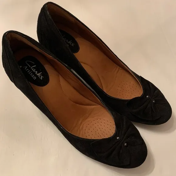 Clark Artisan Black Velour Shoes size 9 1/2