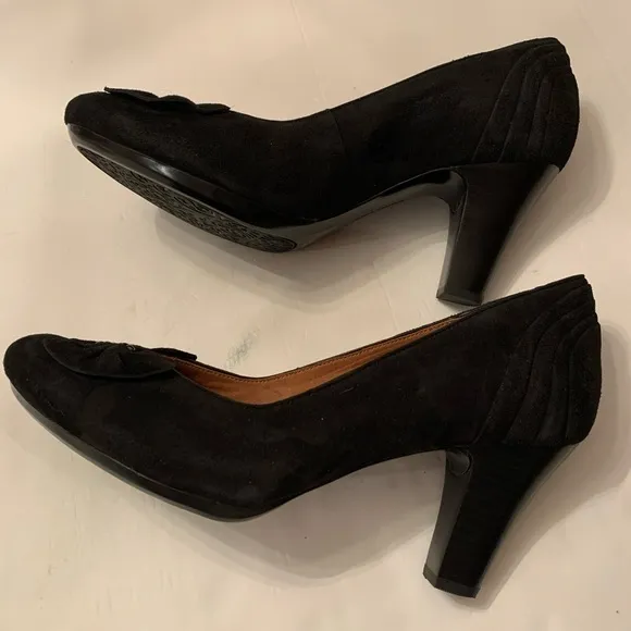 Clark Artisan Black Velour Shoes size 9 1/2