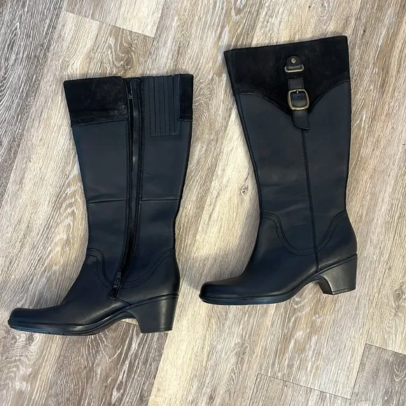 Clarks Bendables Black Leather tall heel comfort boots size 7.5 hardware NEW