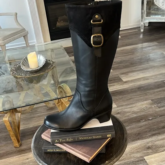Clarks Bendables Black Leather tall heel comfort boots size 7.5 hardware NEW