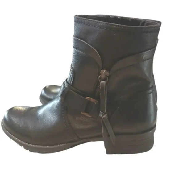 Clarks Black Moto Ankle Boots Women's Black Leather Booties size 6.5