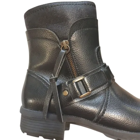Clarks Black Moto Ankle Boots Women's Black Leather Booties size 6.5