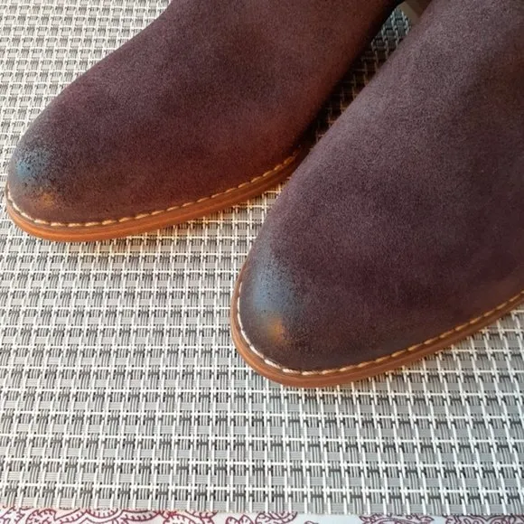 Clarks Breccan Shine Studded Suede Ankle Booties Comfort Boots 8 NEW
