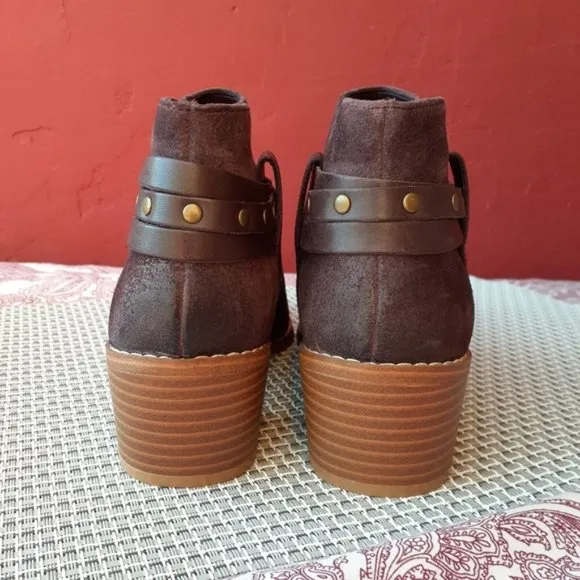 Clarks Breccan Shine Studded Suede Ankle Booties Comfort Boots 8 NEW