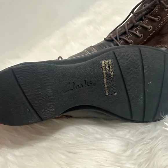 Clarks Brown Leather Sz 7 boots