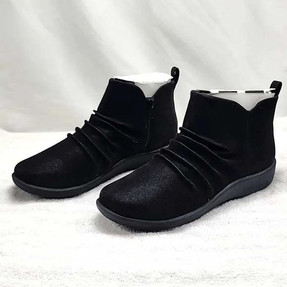 CLARKS CLOUDSTEPPERS●SILLIAN GEMMA BLACK ANKLE BOOTS■LADIES 8  ●WIDE●NWB●CUTE●