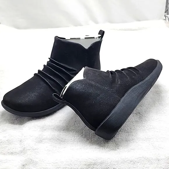 CLARKS CLOUDSTEPPERS●SILLIAN GEMMA BLACK ANKLE BOOTS■LADIES 8  ●WIDE●NWB●CUTE●