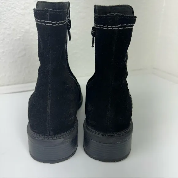 Clarks Collection Suede Ankle Boots Maye Zip Pebble Exposed Stitching 7 comfort